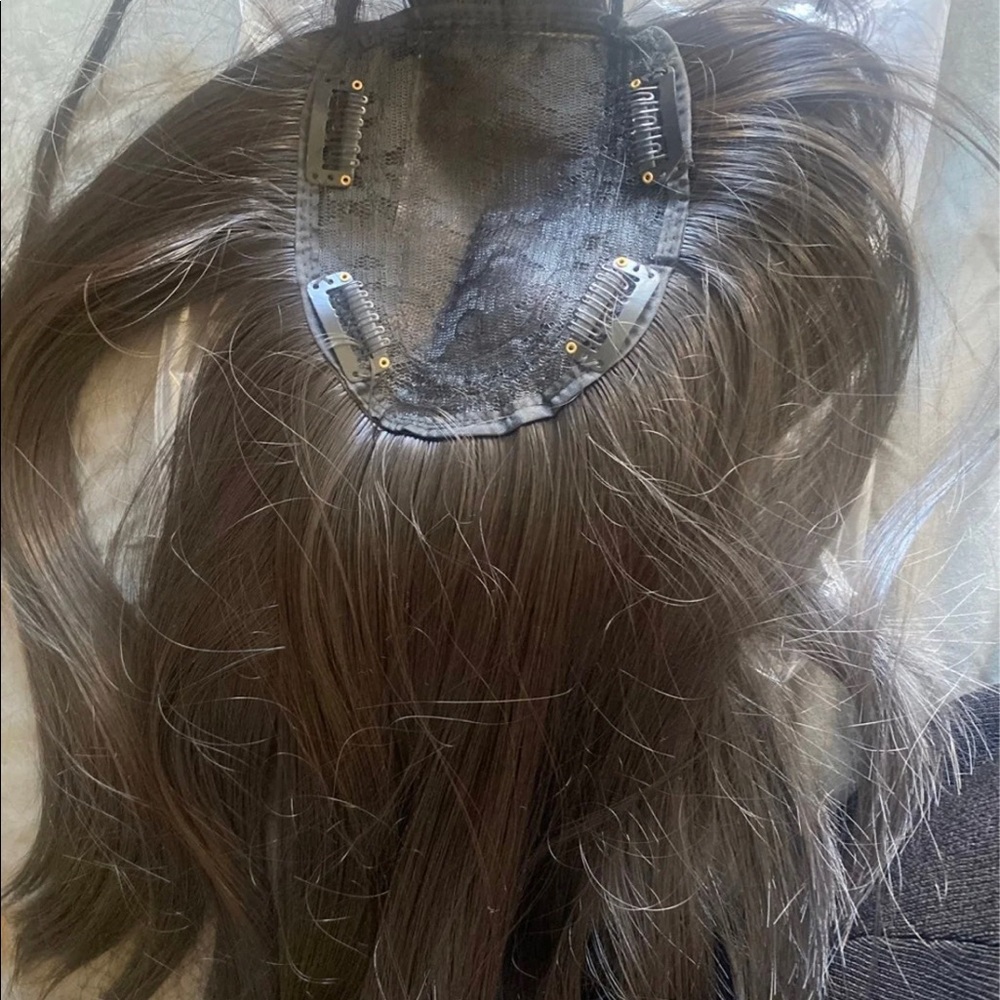 Topper wig